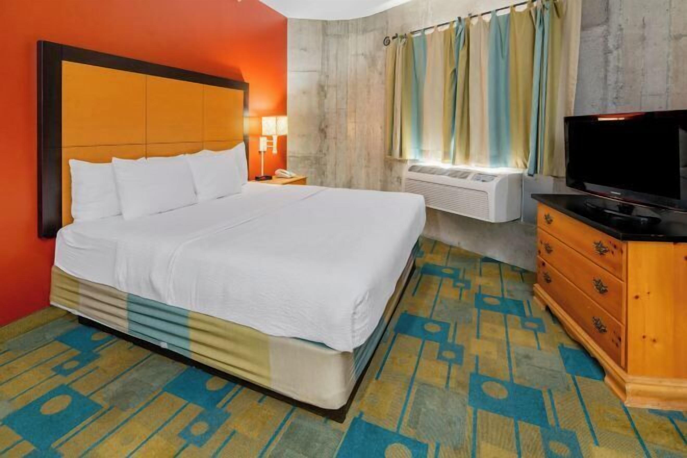 Seprai premium, meja kerja, dan setrika/meja setrika