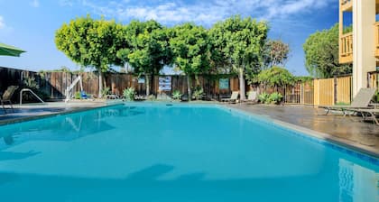 La Quinta Inn & Suites by Wyndham Irvine Spectrum