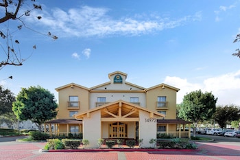 La Quinta Inn & Suites by Wyndham Irvine Spectrum