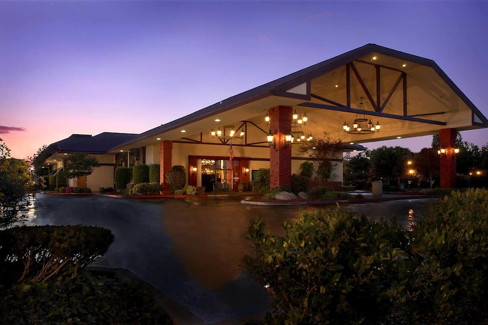 University Square Hotel