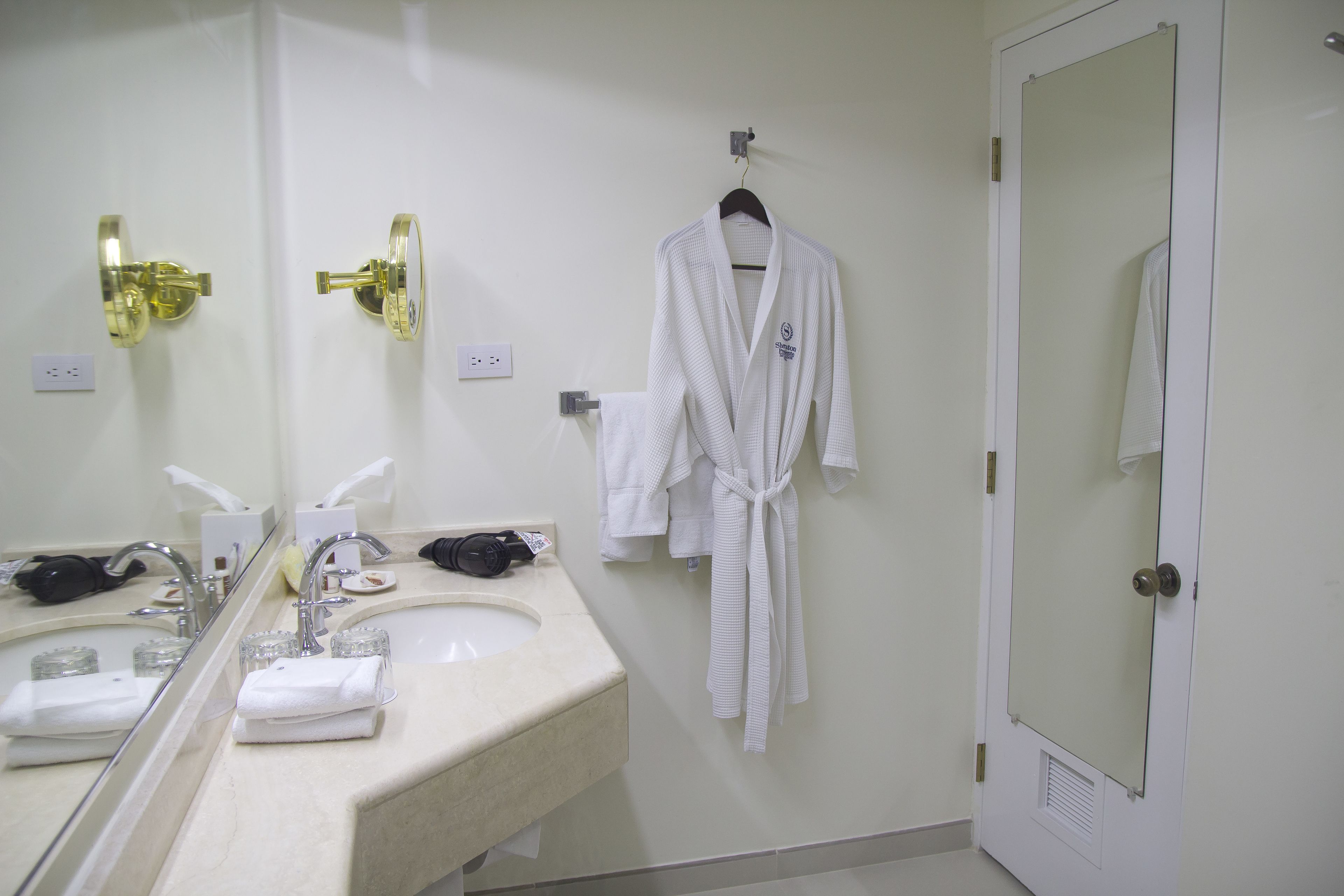 deep-soaking bathtub, free toiletries, hair dryer, towels