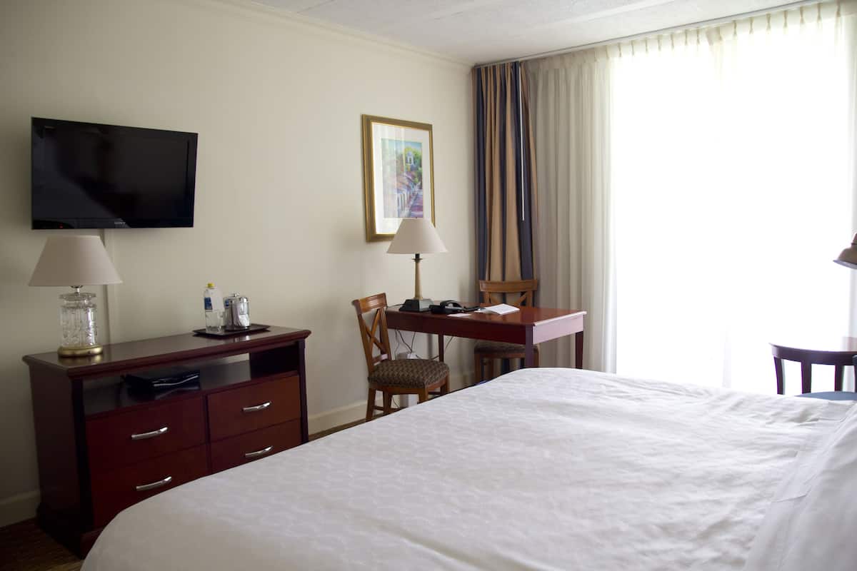 Chambre Club, 1 trÚs grand lit, non-fumeurs | Literie de qualité supérieure, minibar, coffres-forts dans les chambres