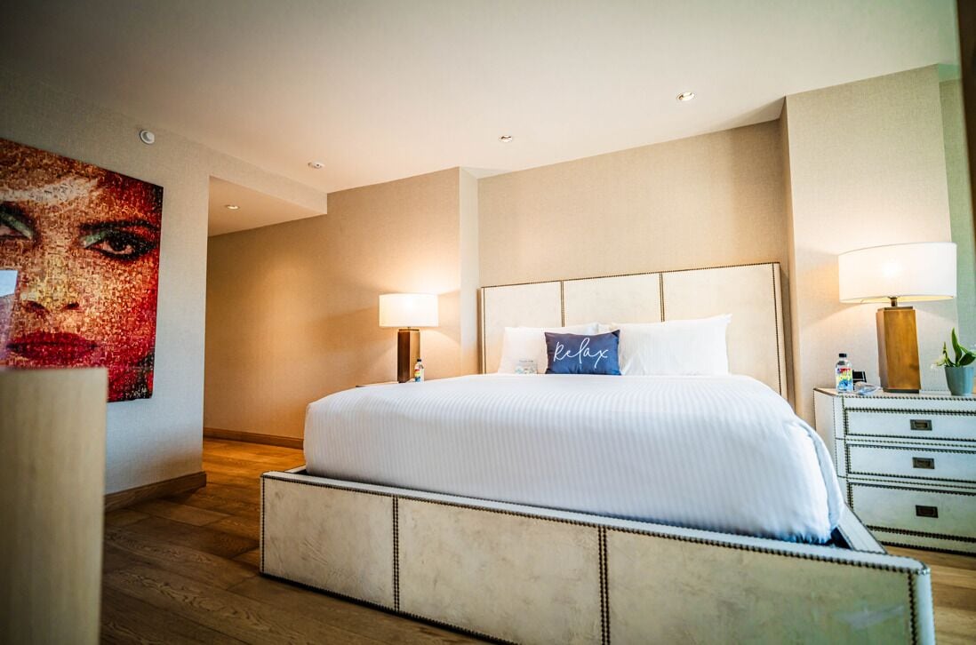 1 bedroom, egyptian cotton sheets, premium bedding, down duvets