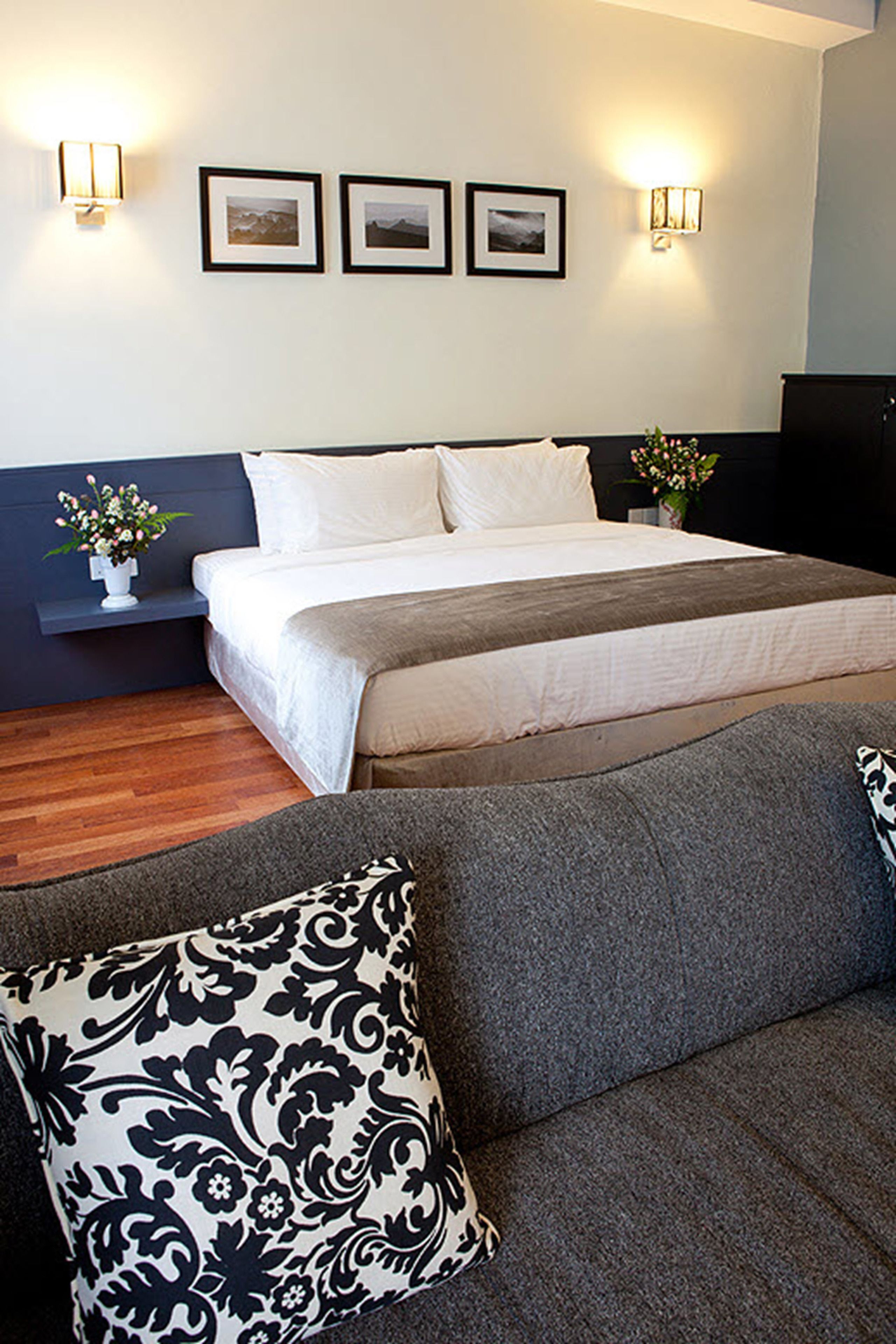 Minibar, wifi gratis y ropa de cama 