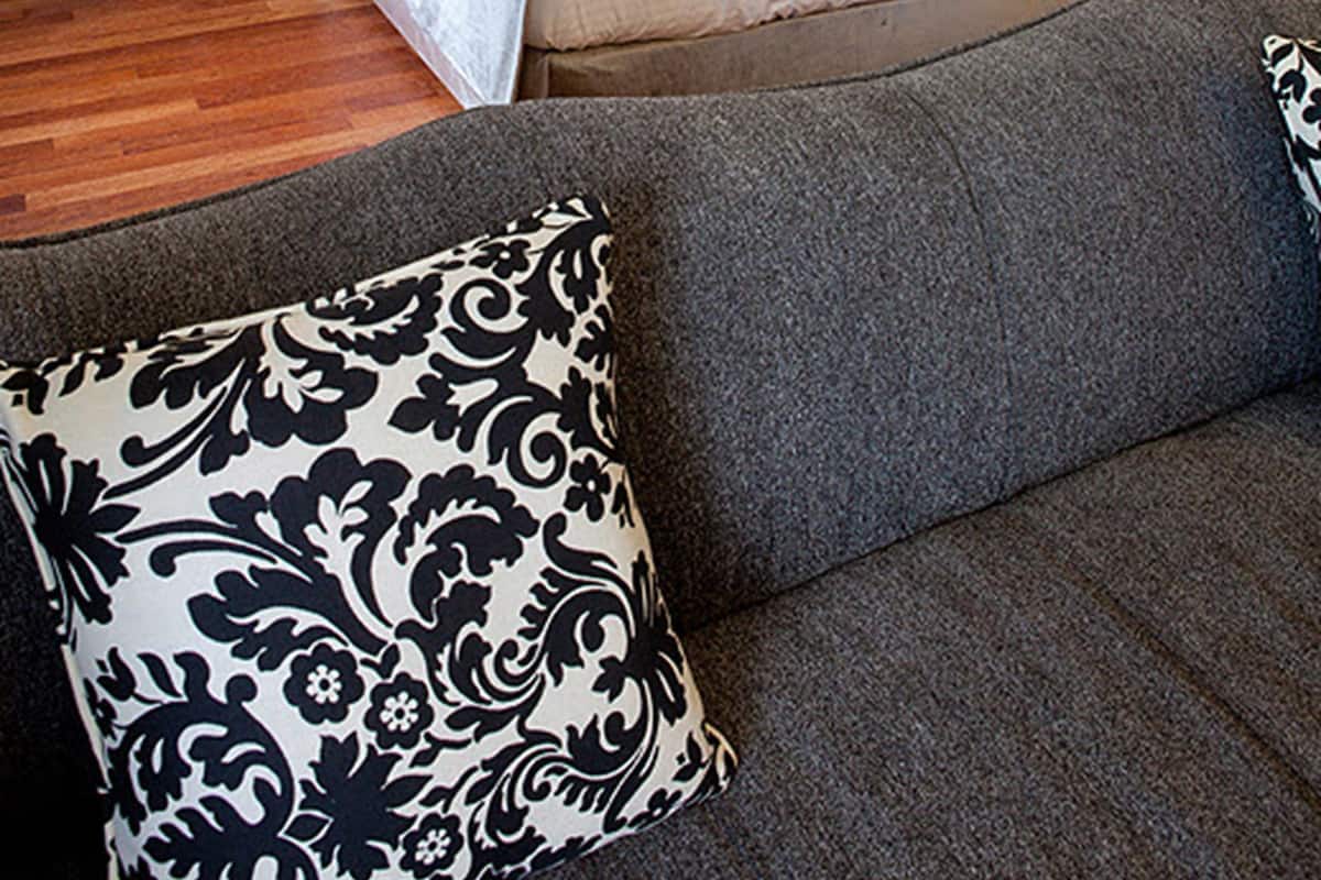 Minibar, free WiFi, bed sheets