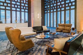 Hotel entrance and lobby at Sheraton Denver Downtown Hotel