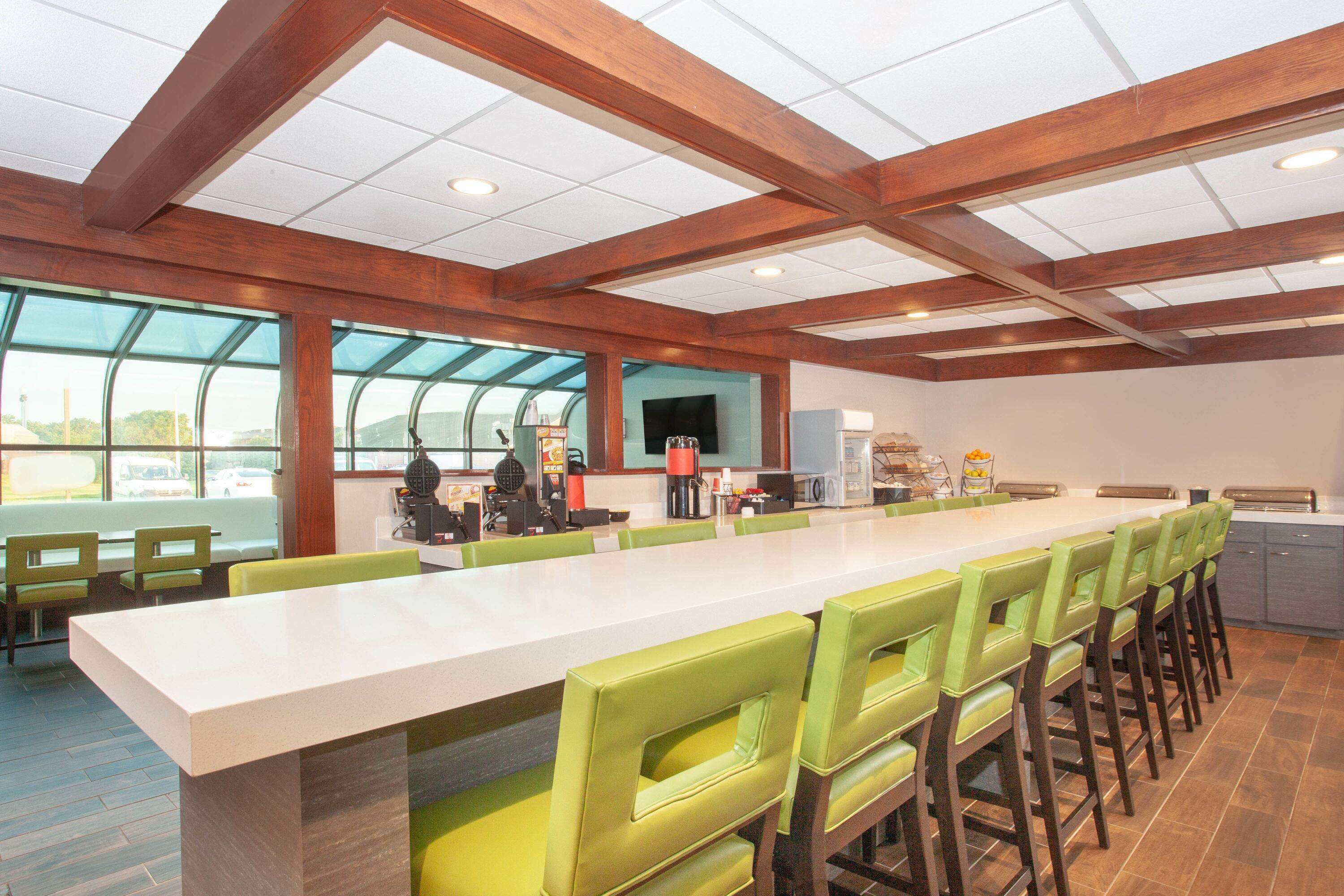 Free daily continental breakfast