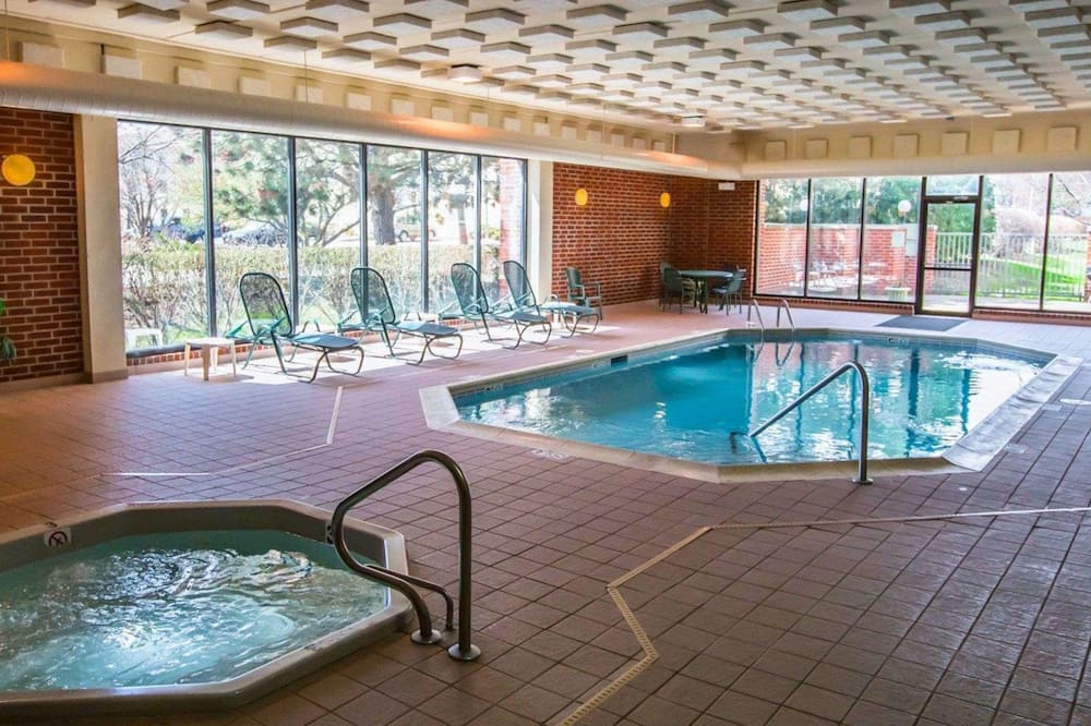 Quality Inn Schaumburg - Chicago near the Mall