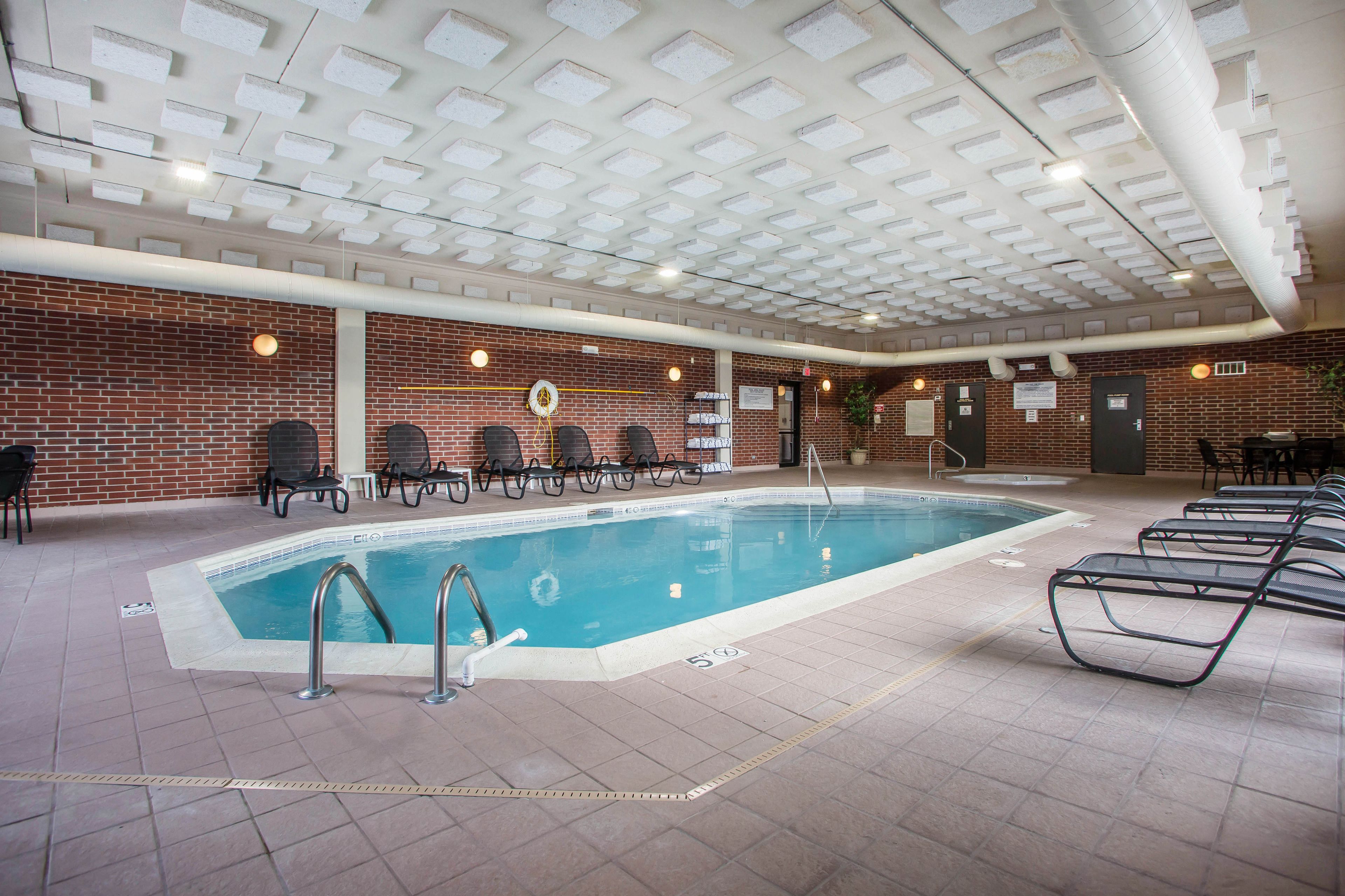 indoor pool, pool loungers