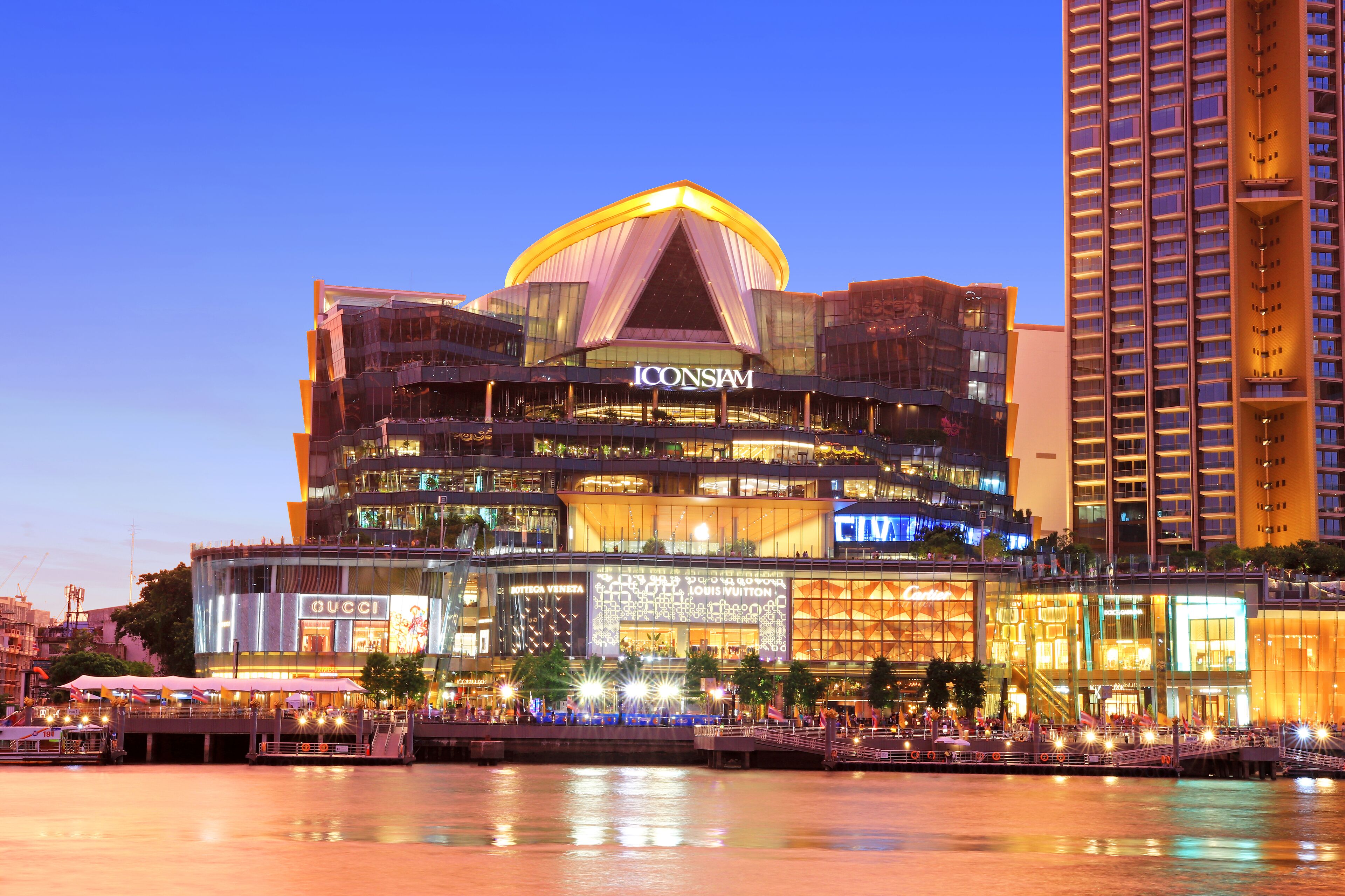 Photo - Holiday Inn Bangkok Silom by IHG