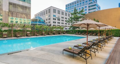 Holiday Inn Bangkok Silom by IHG