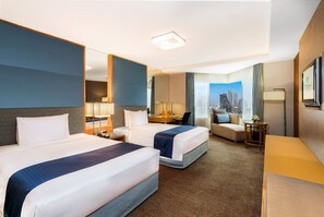 1 bedroom, premium bedding, minibar, in-room safe