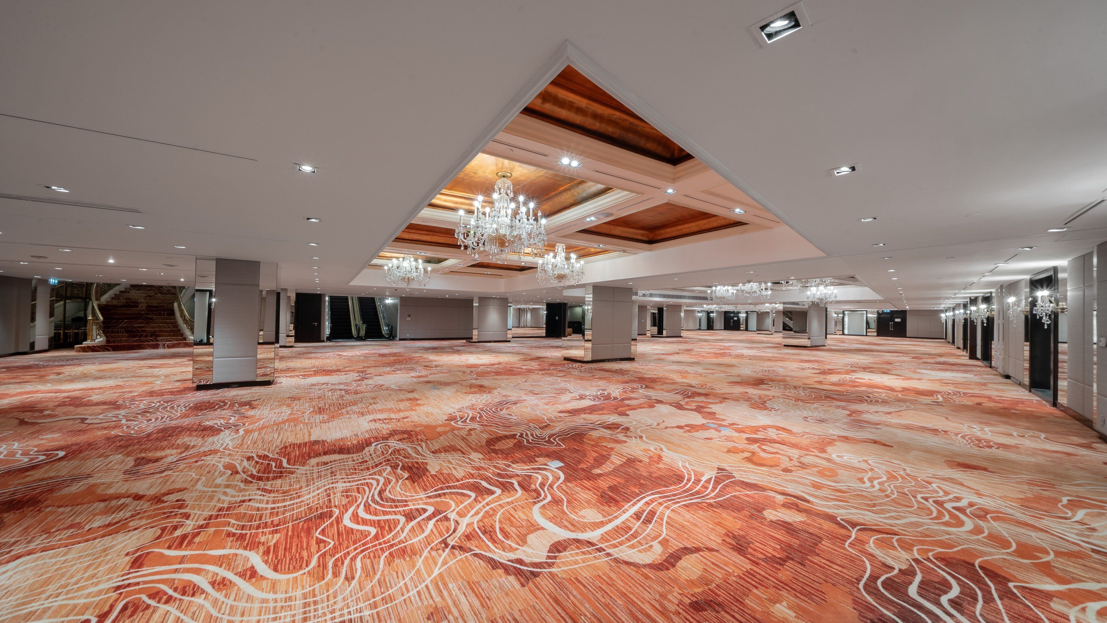 Photo - Holiday Inn Bangkok Silom by IHG