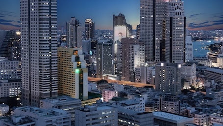 Exterior. Holiday Inn Bangkok Silom by IHG