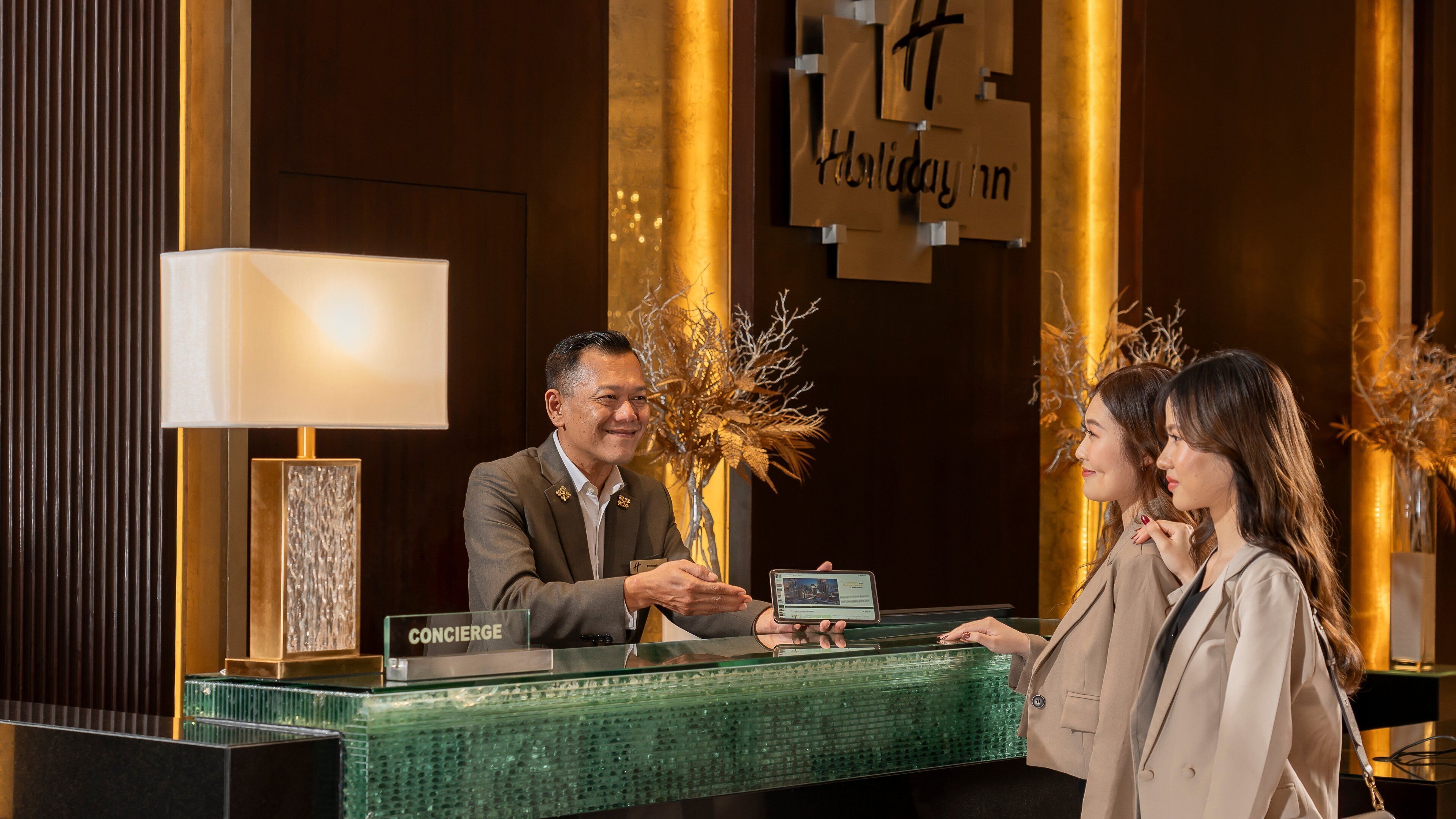 Photo - Holiday Inn Bangkok Silom by IHG