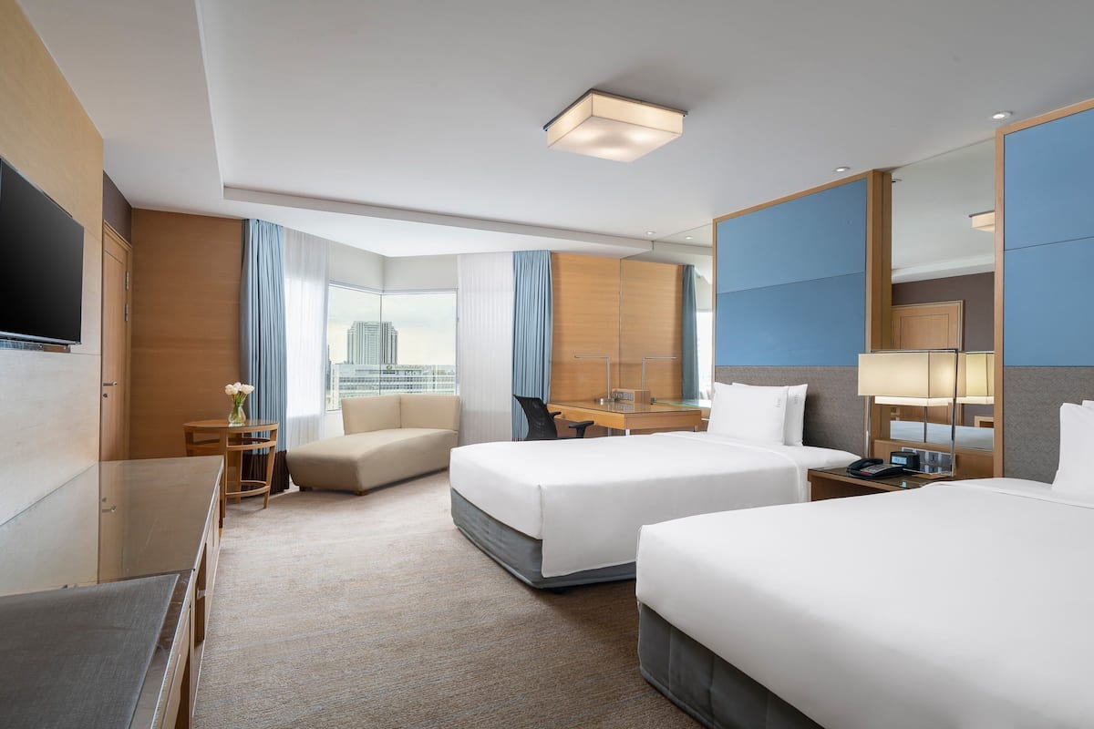 Premium bedding, minibar, in-room safe, desk