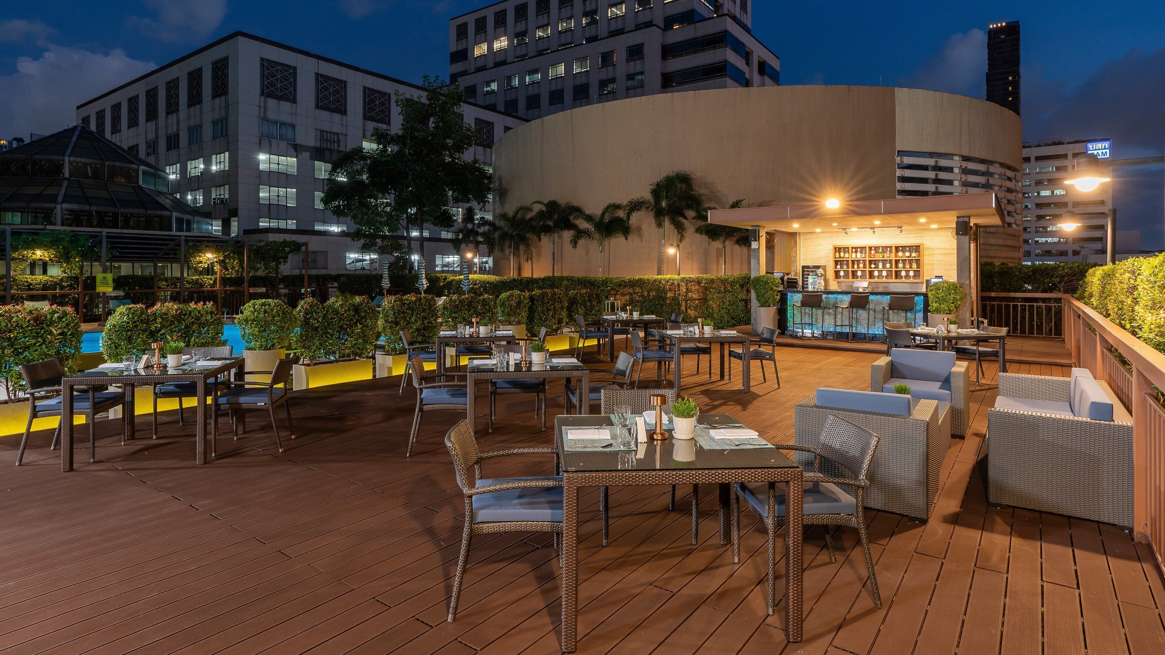 Photo - Holiday Inn Bangkok Silom by IHG
