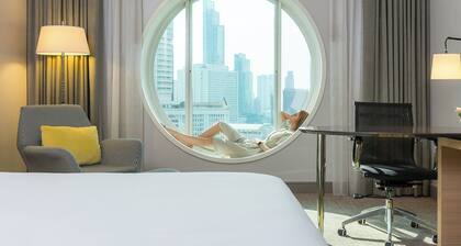 Holiday Inn Bangkok Silom by IHG