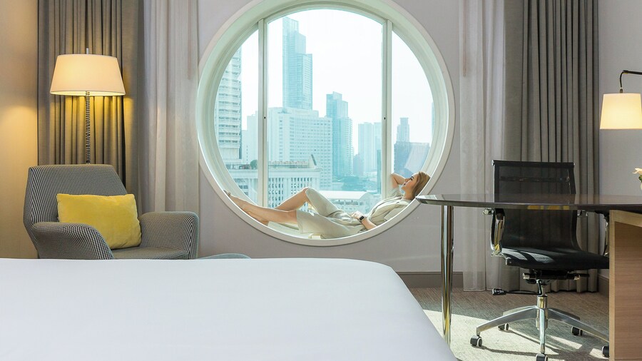 Holiday Inn Bangkok Silom by IHG