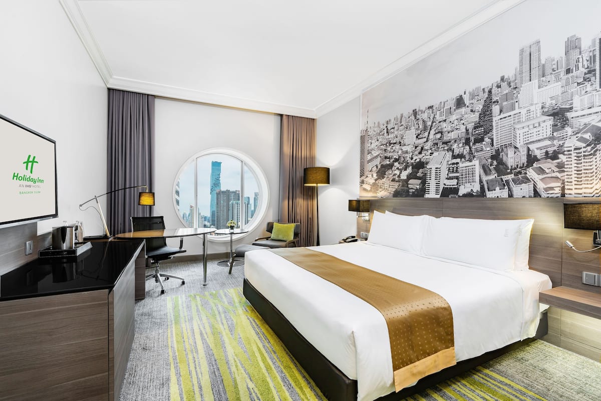1 bedroom, premium bedding, minibar, in-room safe