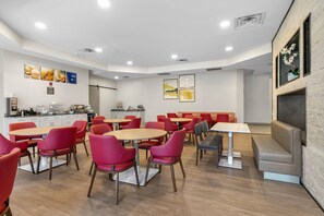 包含每日自助早餐