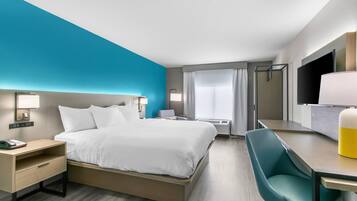 Standard Room, 1 King Bed, Non Smoking | In-room safe, desk, blackout drapes, iron/ironing board