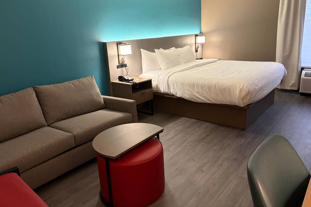 Room, Multiple Beds, Mobility Accessible, Non Smoking