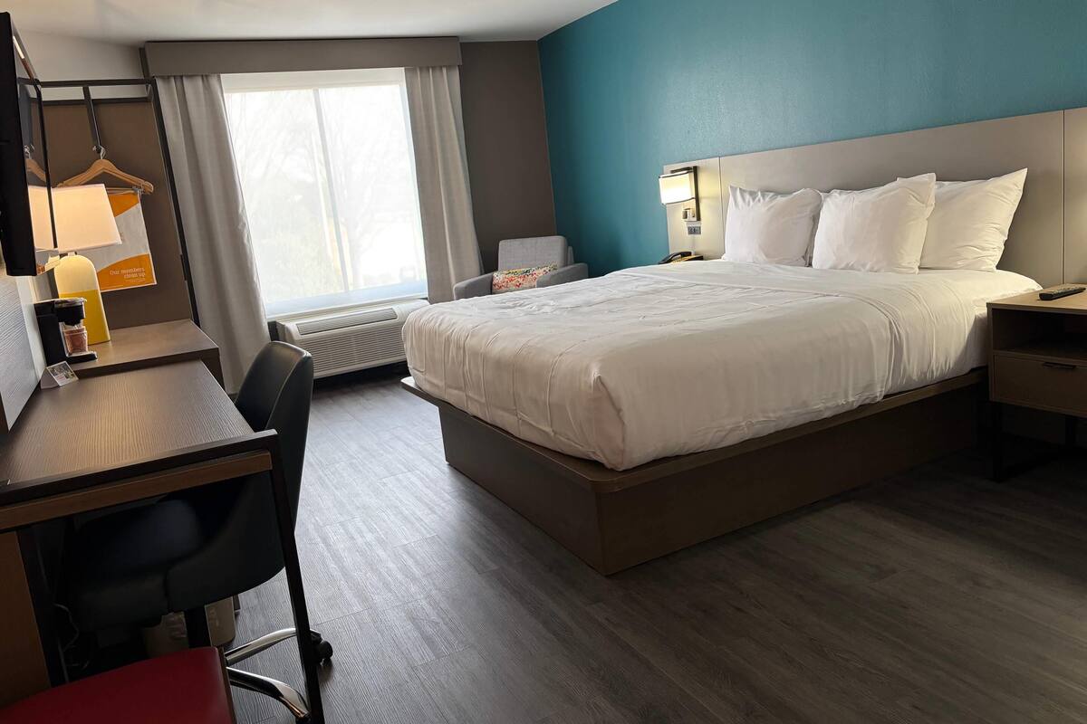 In-room safe, desk, blackout curtains, iron/ironing board