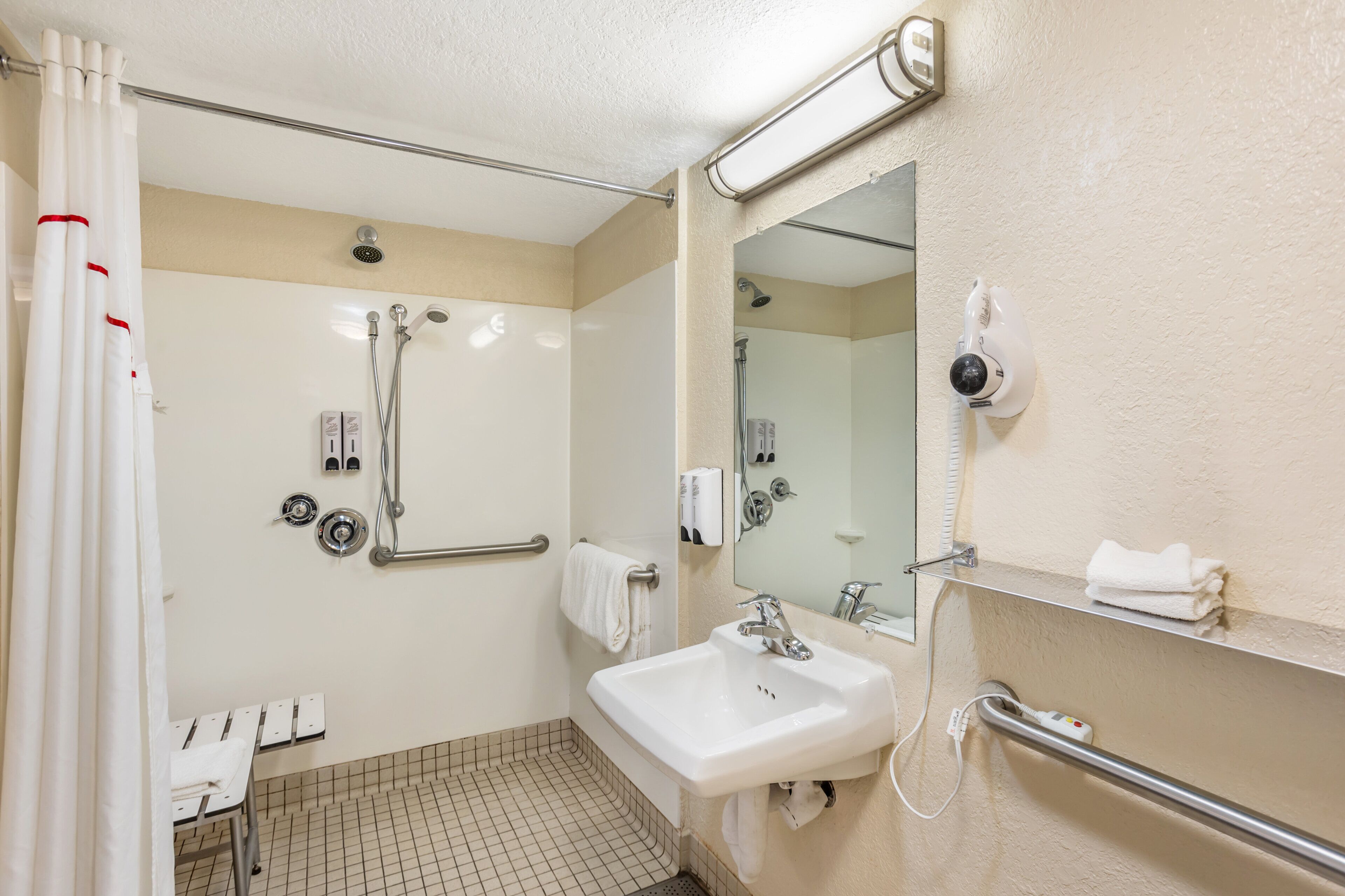 Kamar mandi difabel
