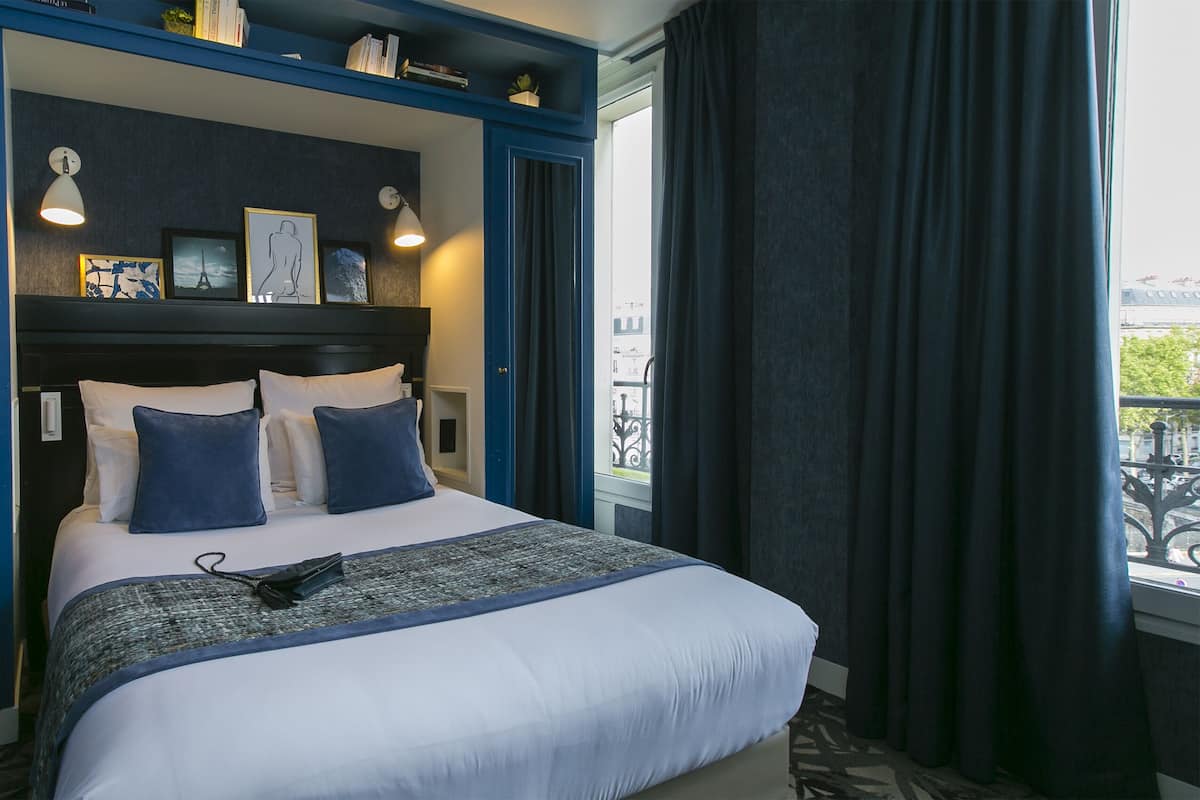 Minibar, Zimmersafe, Schreibtisch, schallisolierte Zimmer