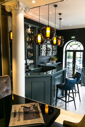 Bar (on property) - Hôtel de Neuville (Paris)