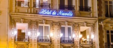 Façade de l’hébergement - soirée/nuit