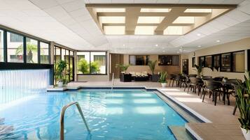 Piscina interna, piscina externa