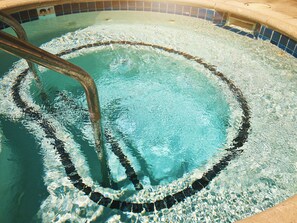 Bañera de hidromasaje exterior