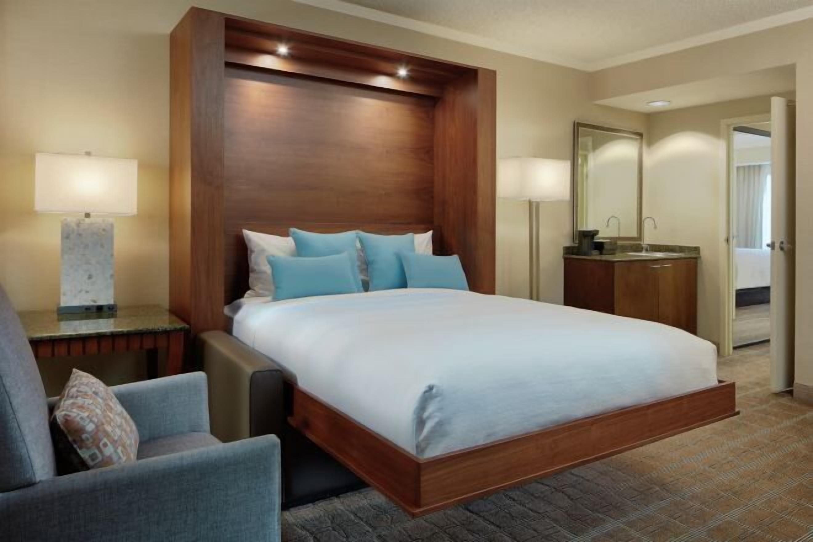 1 Schlafzimmer, Zimmersafe, Schreibtisch, Bügeleisen/Bügelbrett