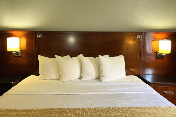 Standard Room, 1 King Bed