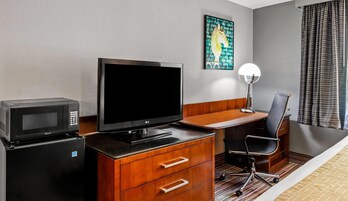 Caja de seguridad en la habitación y escritorio 