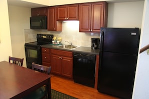 Executive Penthouse | Terrace/patio - New Haven Village Suites (New Haven)