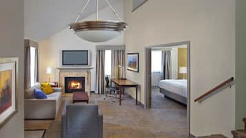 Suite, Multiple Beds | Egyptian cotton sheets, premium bedding, pillow-top beds, desk