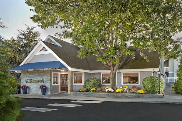 Front of property - New Haven Village Suites (New Haven)