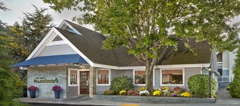 New Haven Village Suites