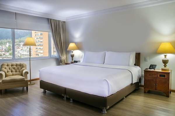 Habitacion Junior Suite | Bộ đồ giường cao cấp, két bảo mật tại phòng, bàn