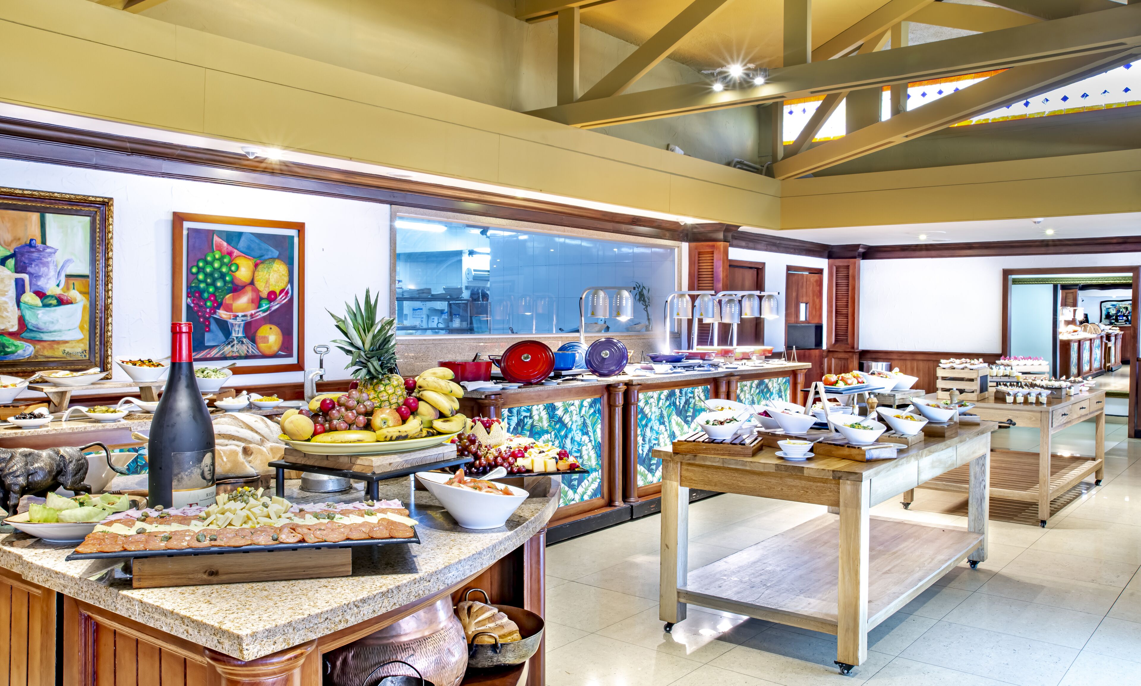 breakfast, lunch and dinner served