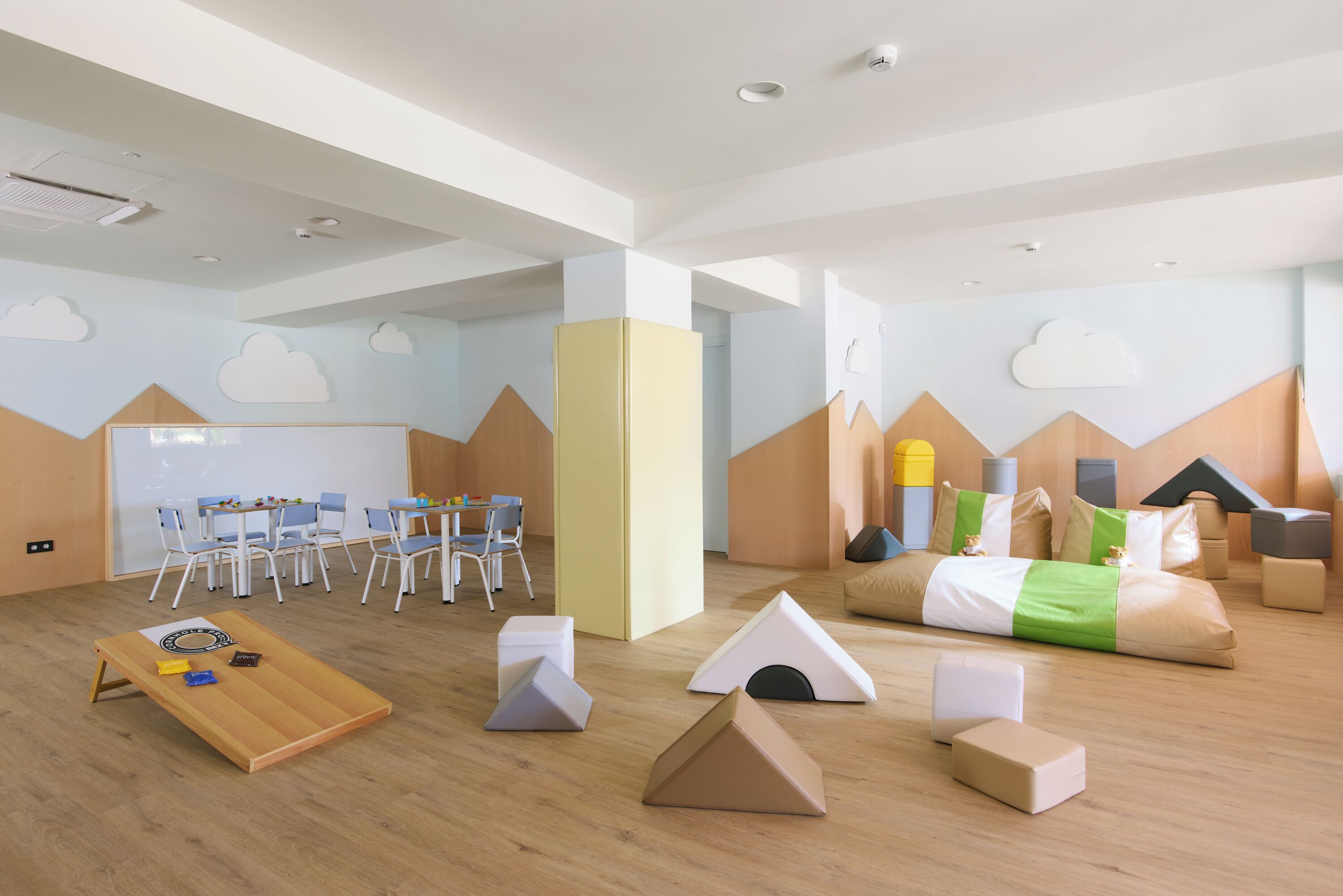 Área de juegos infantiles bajo techo