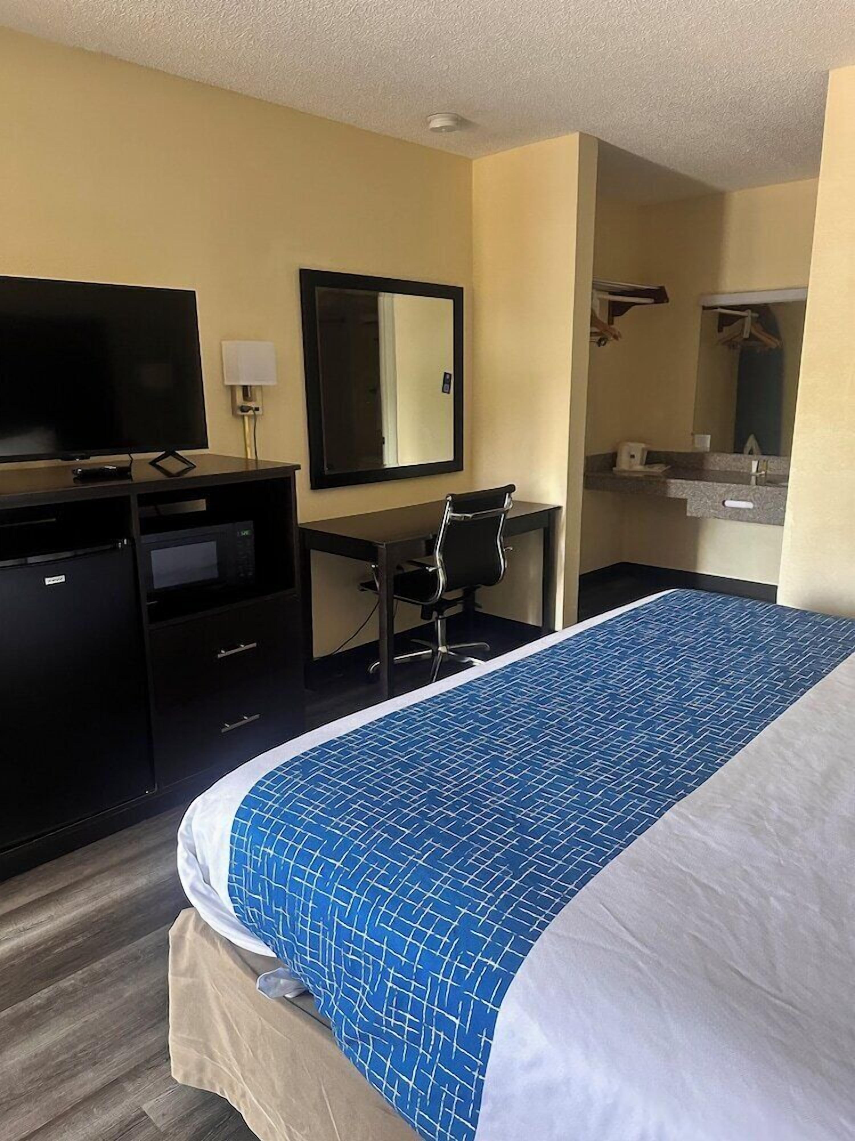 In-room safe, desk, iron/ironing board, free cribs/infant beds