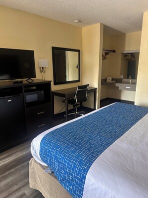 In-room safe, desk, iron/ironing board, free cots/infant beds