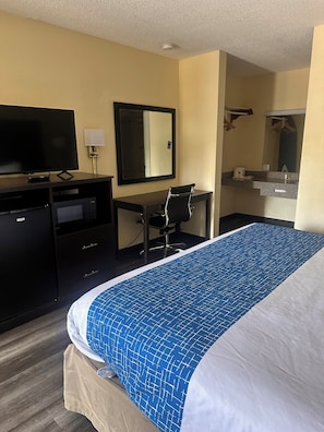 In-room safe, desk, iron/ironing board, free cots/infant beds