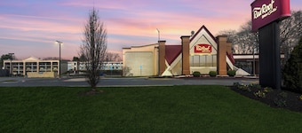 Red Roof Inn & Suites Newark - University
