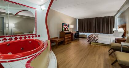 Red Roof Inn & Suites Newark - University