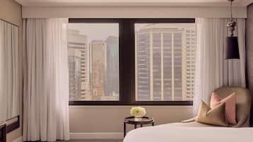 PREMIER SUITE King Bed, Separate Lounge, City View, Premium Bath | Kaliteli yatak takımı, kuştüyü yorgan, yastık yüzeyli yatak, odada kasa